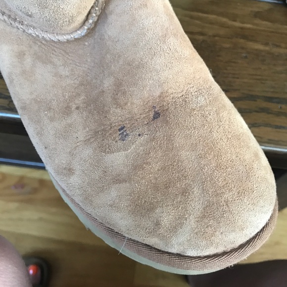 UGG - Picture 3 of 7